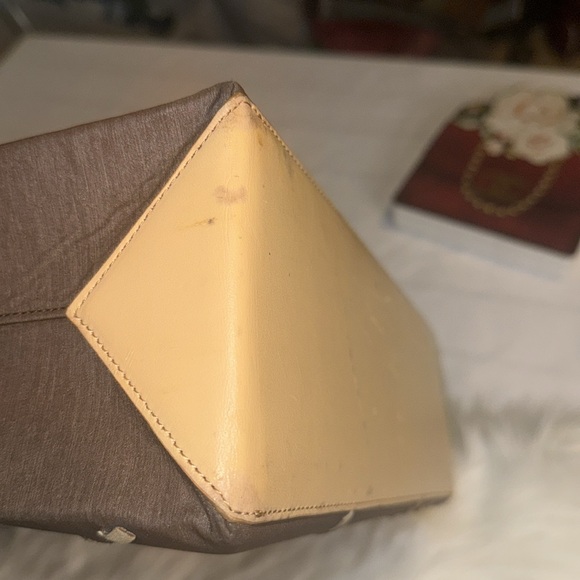 Burberry Woven Leather Tote Bag GUC - Picture 12 of 13